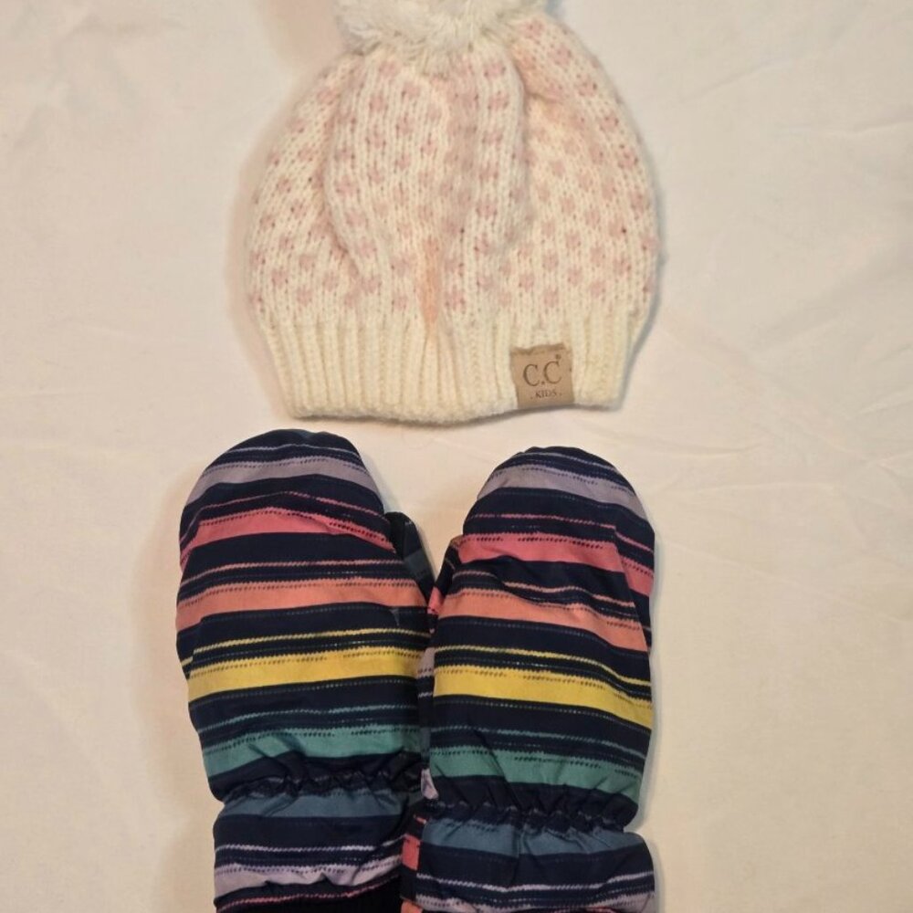 Girl's beanie & gloves
